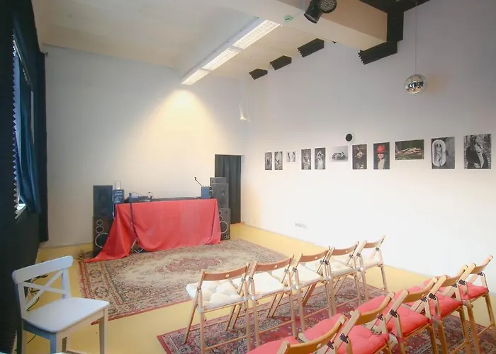 Micro Art & Party Event Venue Lägenhet *