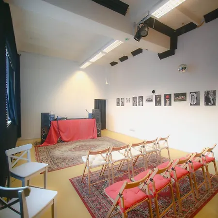 Micro Art & Party Event Venue Apartmán *